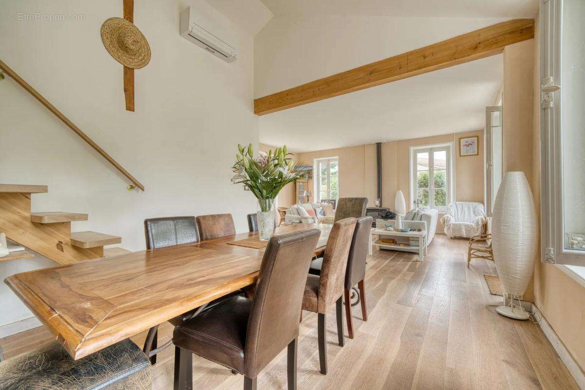 Maison à PORT-DES-BARQUES