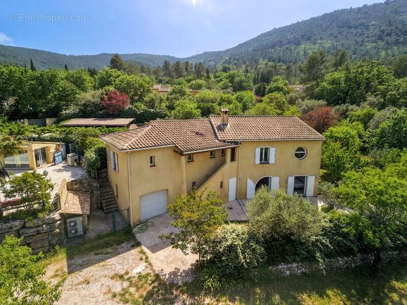 Maison à SOLLIES-TOUCAS