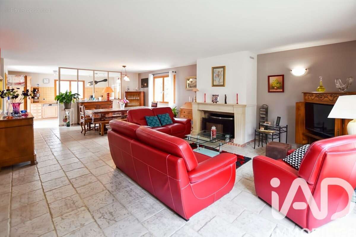 Photo 2 - Maison à CRECY-LA-CHAPELLE