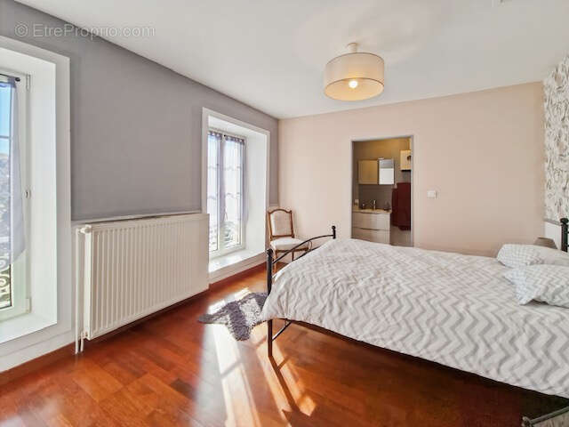 Maison à TONNAY-CHARENTE