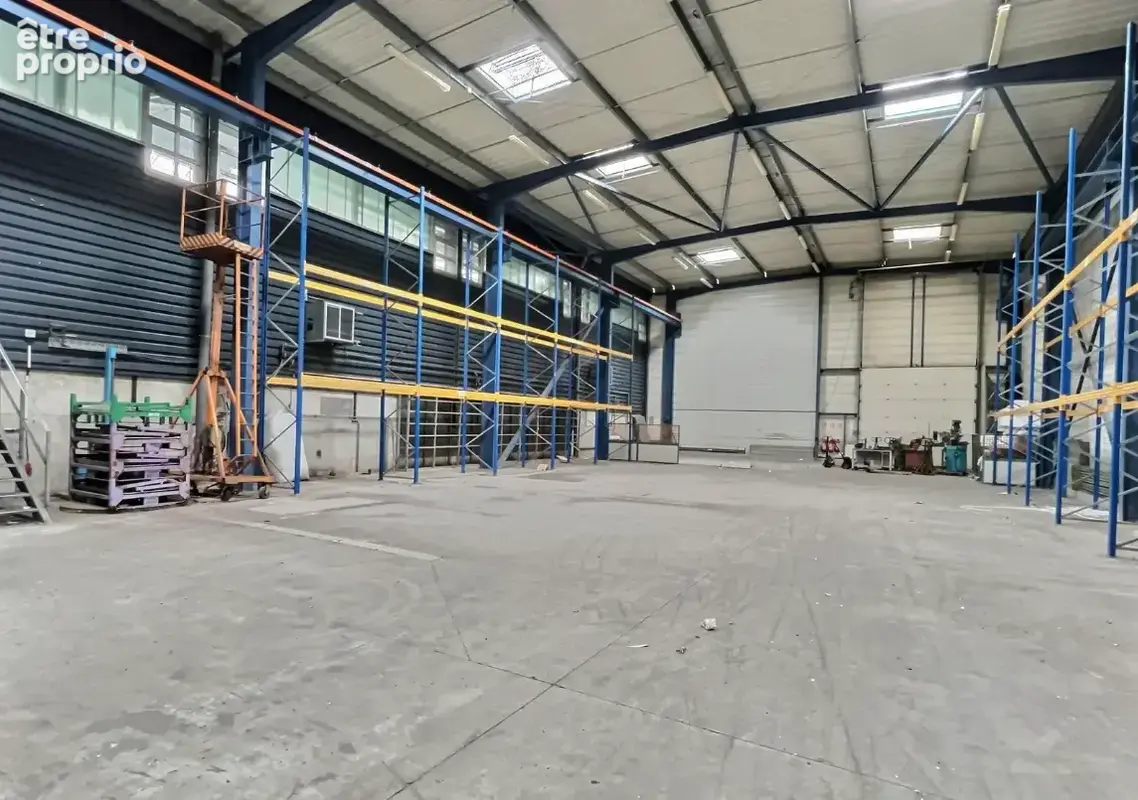 A VENDRE Bâtiment d'activité / stockage - 4500 m2 - Saint-Avold - photo 4