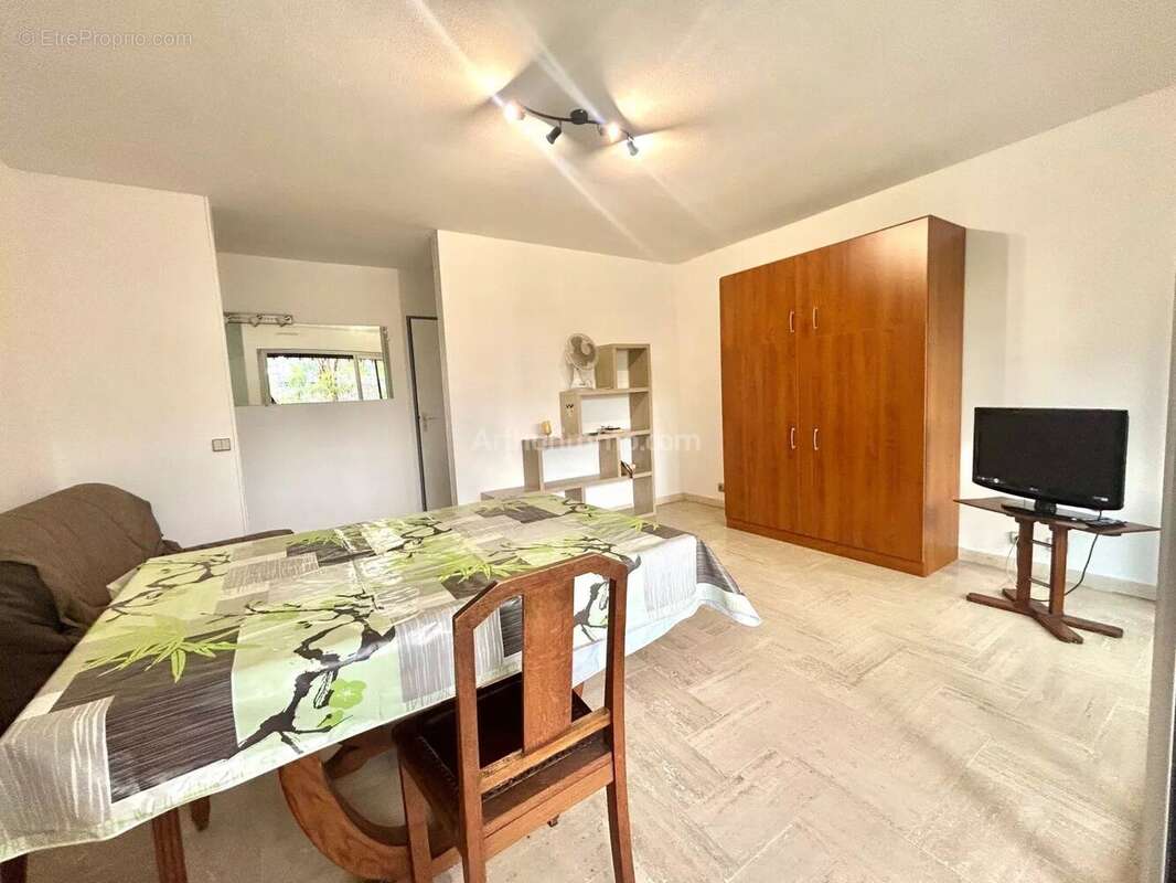 Appartement à VILLENEUVE-LOUBET