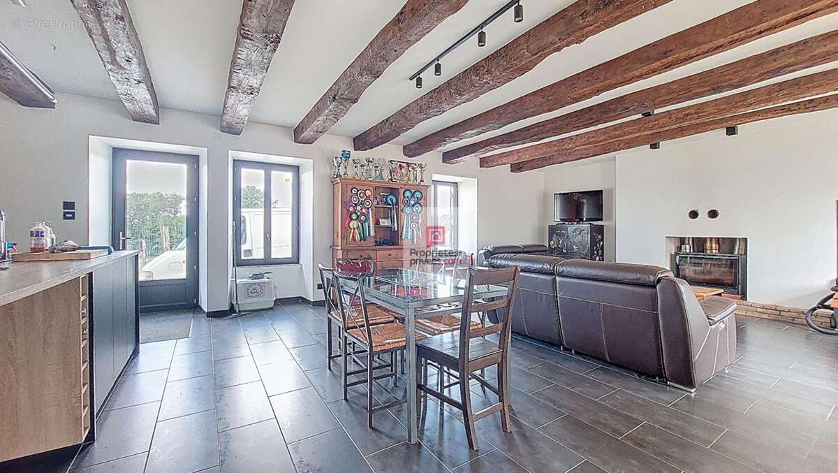 Maison à ROUFFIGNAC-SAINT-CERNIN-DE-REILHAC