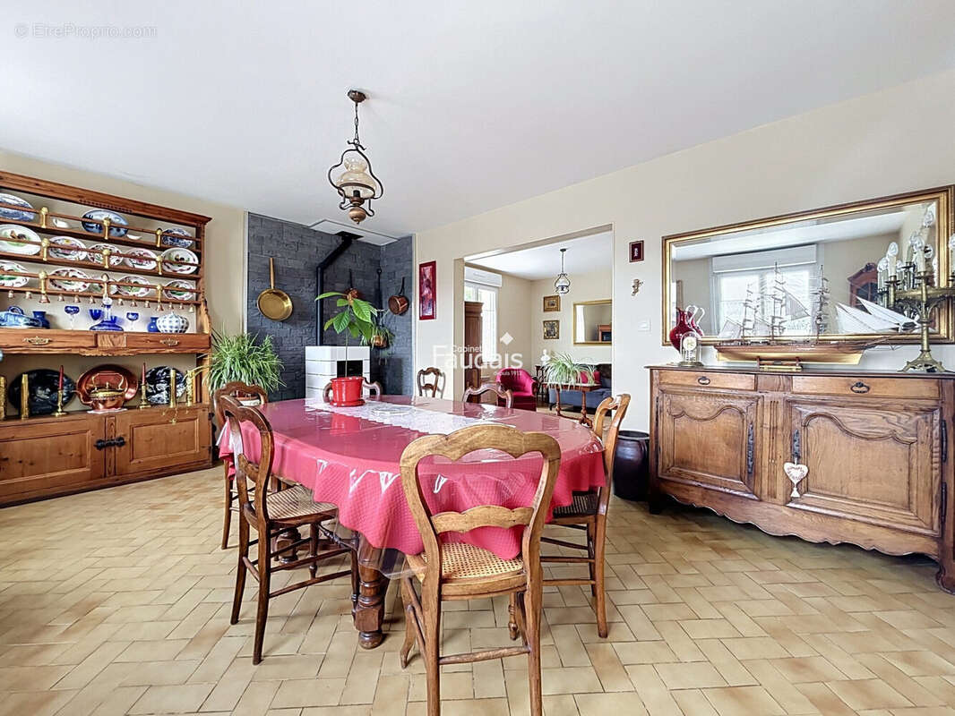 Maison 114 m² à Lithaire  - photo 4