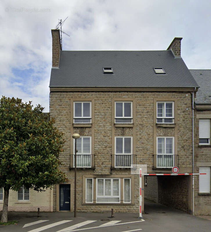 Maison à SAINT-HILAIRE-DU-HARCOUET