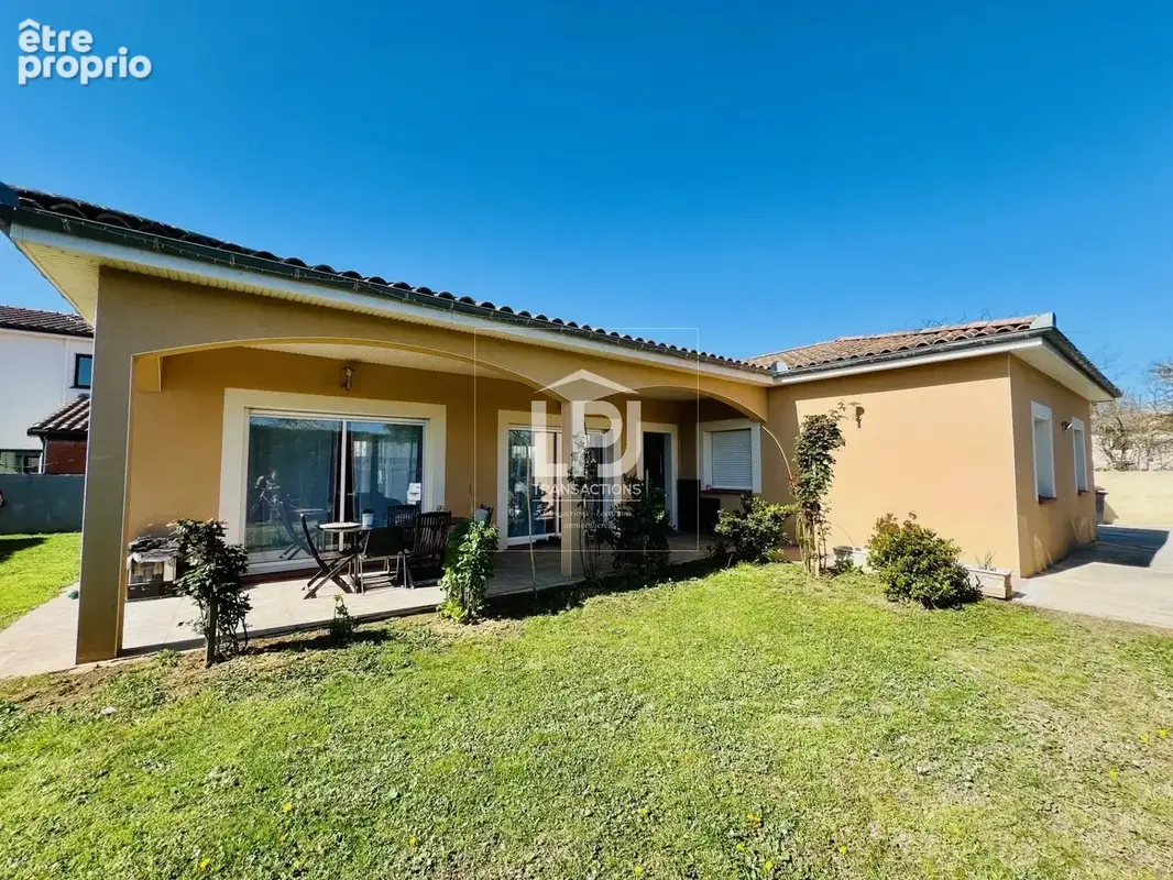 Jolie maison 6 pièces de 121 m² avec garage, sur une parcelle de 596 m² dans un secteur résidentiel et bucolique de Villeneuve T - photo 1