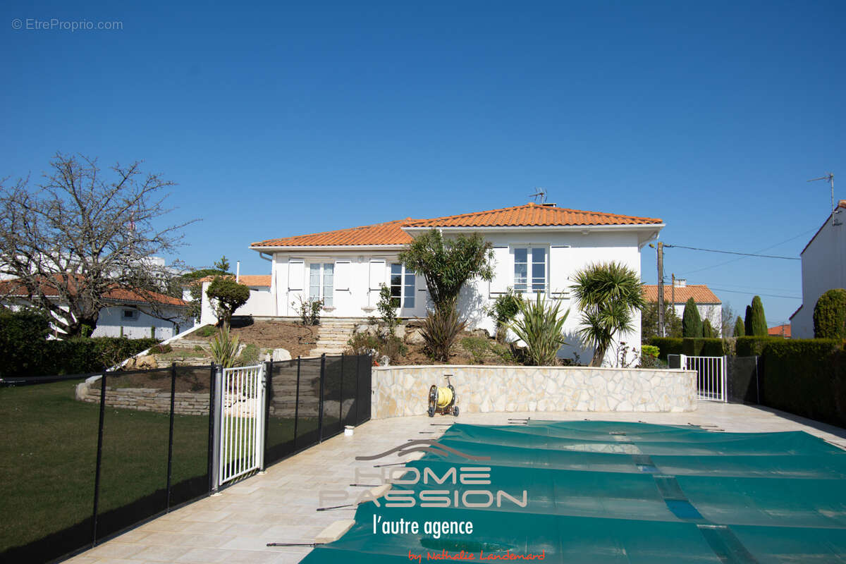 Maison à VAUX-SUR-MER