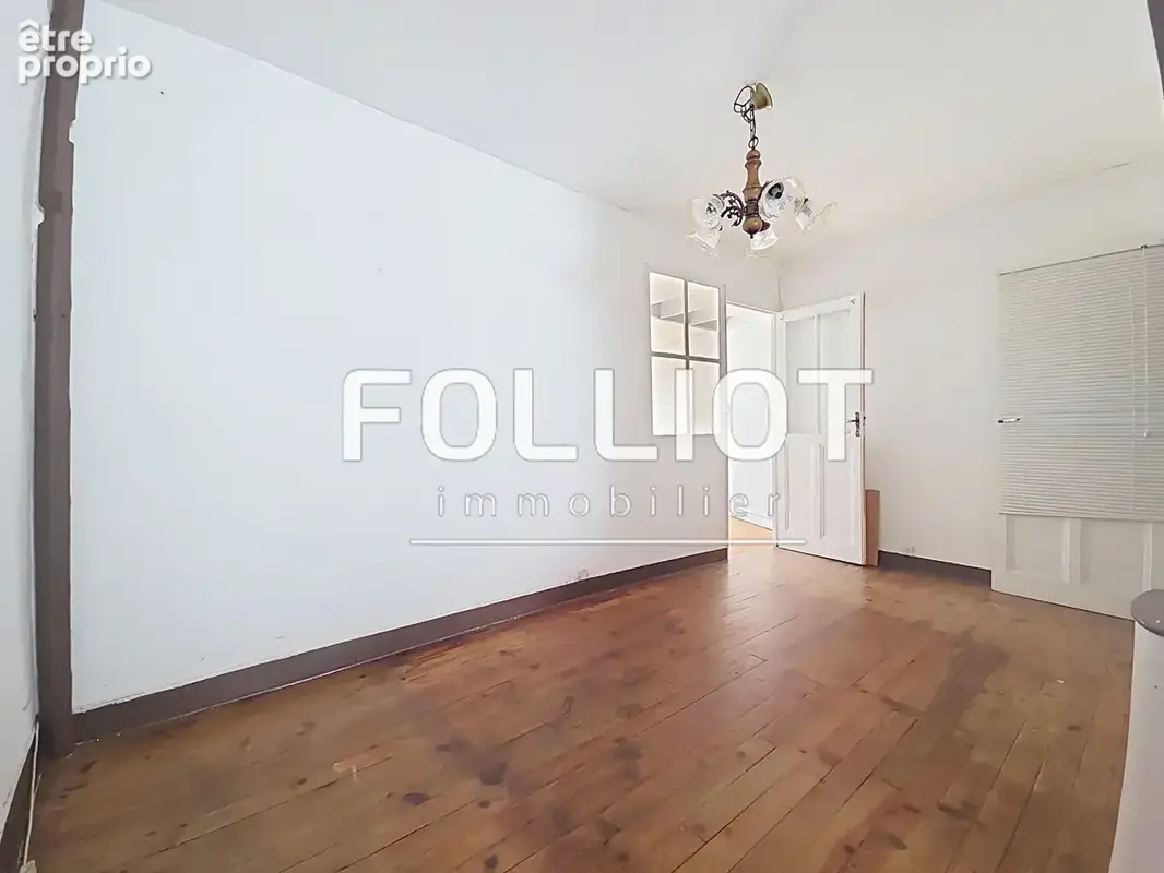 Appartement 3 pièces à vendre au centre-ville de Granville - Réf. 12854JV - photo 2