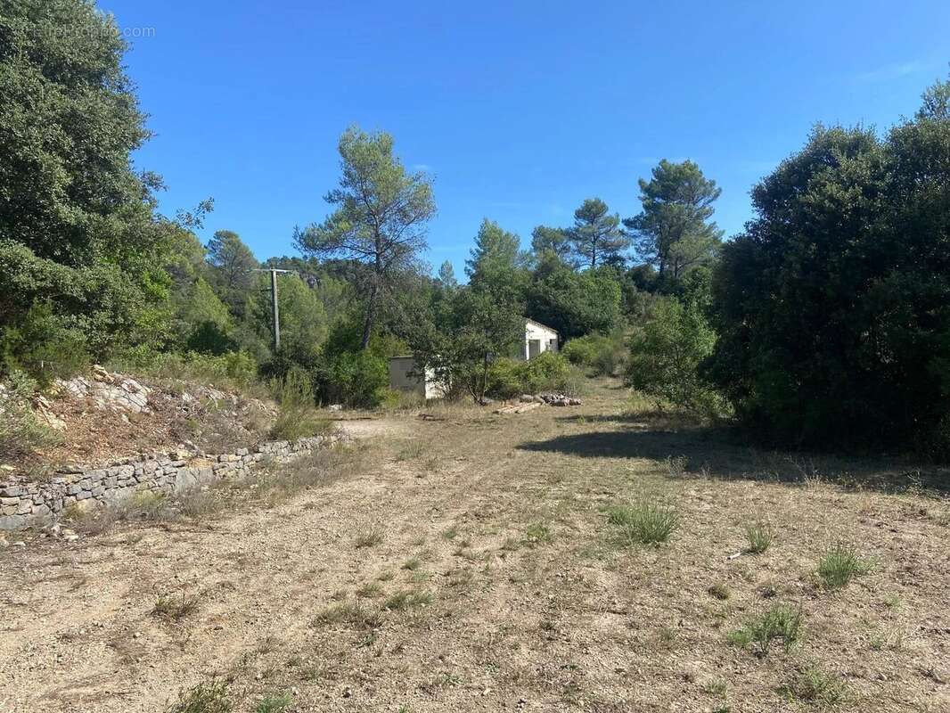 Maison à MEOUNES-LES-MONTRIEUX