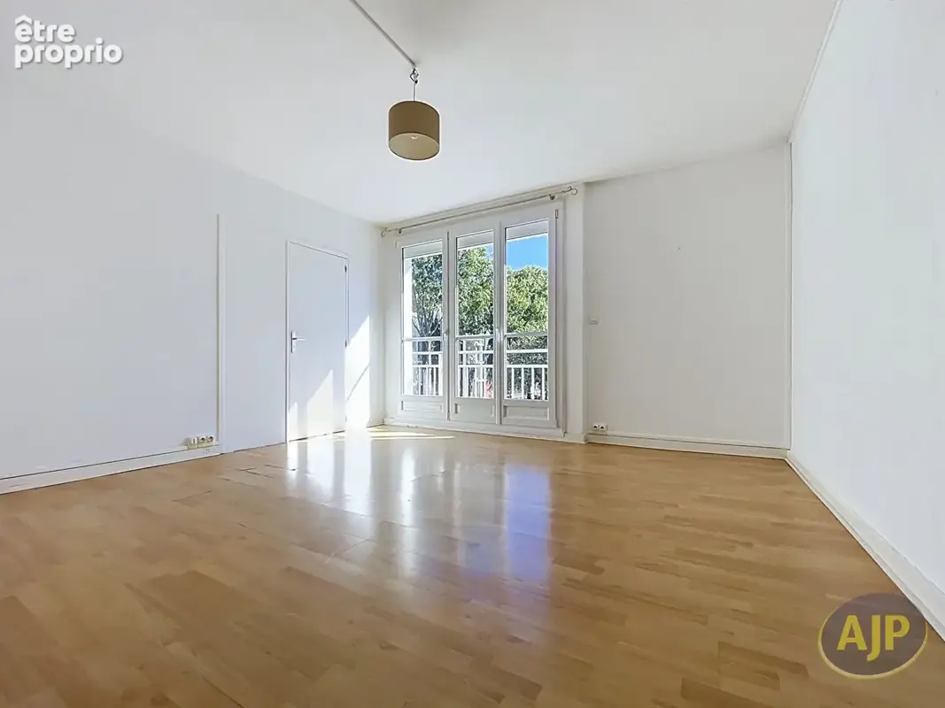 Appartement à REZE