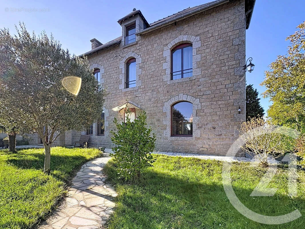 Maison à LANDEHEN