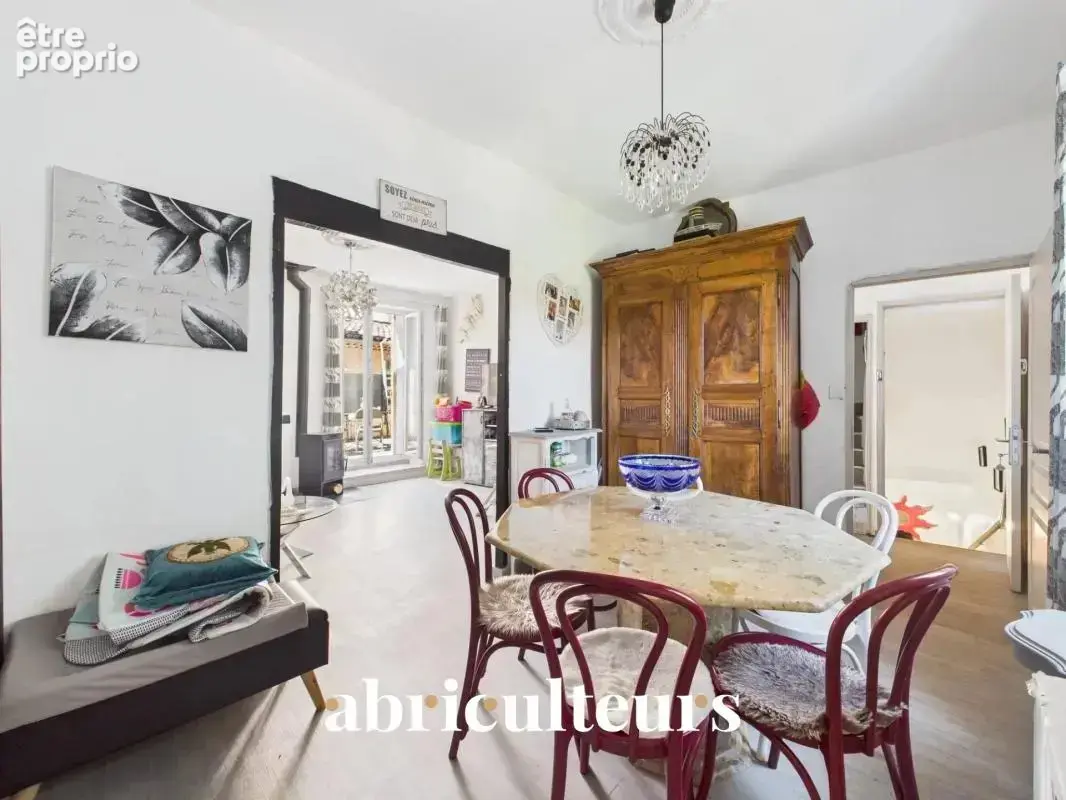 Maison de village de 152 m² avec terrasse en vente à La-Roque-d'Anthéron  (13640) - photo 4