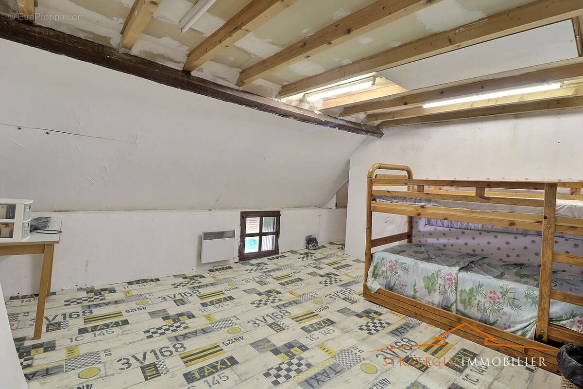 Village entre BUXY & SAINT GENGOUX LE NATIONAL, proche de la Voie Verte,  situé dans un petit hameau paisible, - photo 12