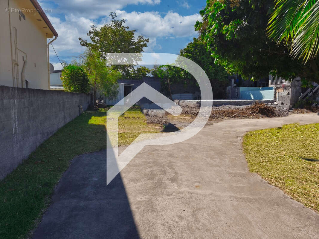 Terrain à SAINT-LOUIS