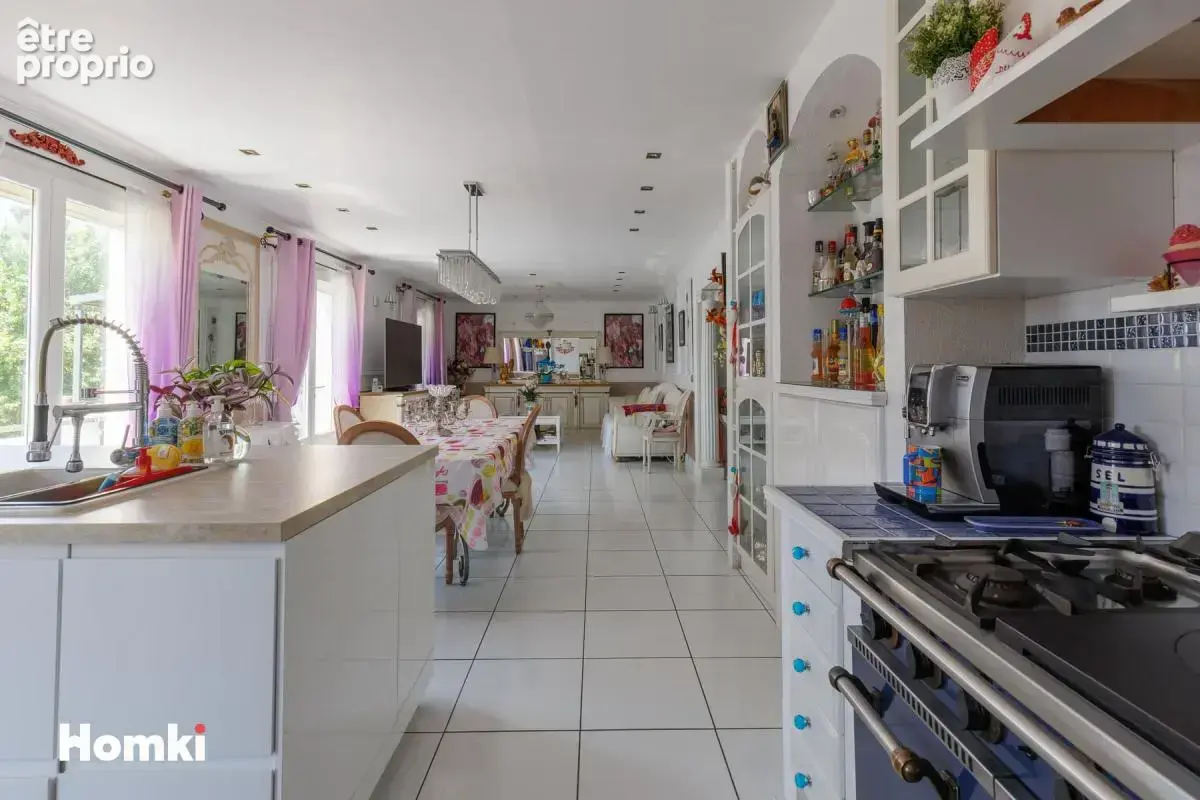 Appartement T5 de 108 m² à Saint-Symphorien-d'Ozon 69360, Avenue Robert Schumann avec jardin privatif et piscine - photo 5