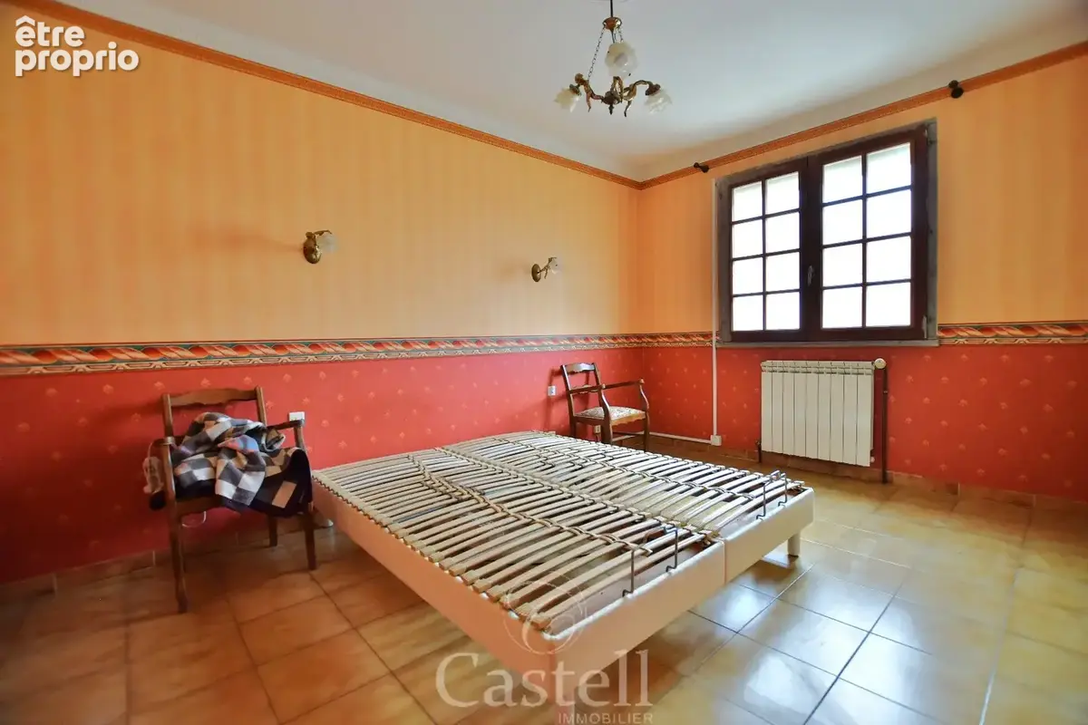 *** Villa familliale de type 5, avec grand sous-sol et piscine...*** - photo 8