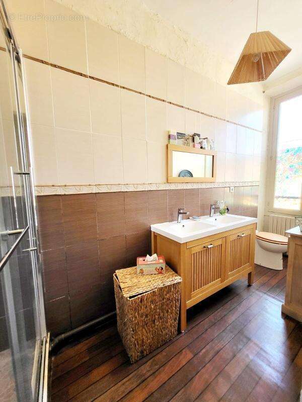 Appartement à MORIGNY-CHAMPIGNY