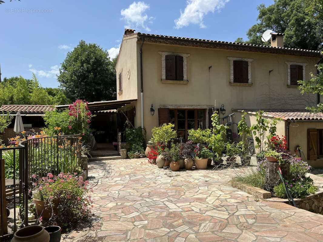 Maison à PLAN-DE-LA-TOUR