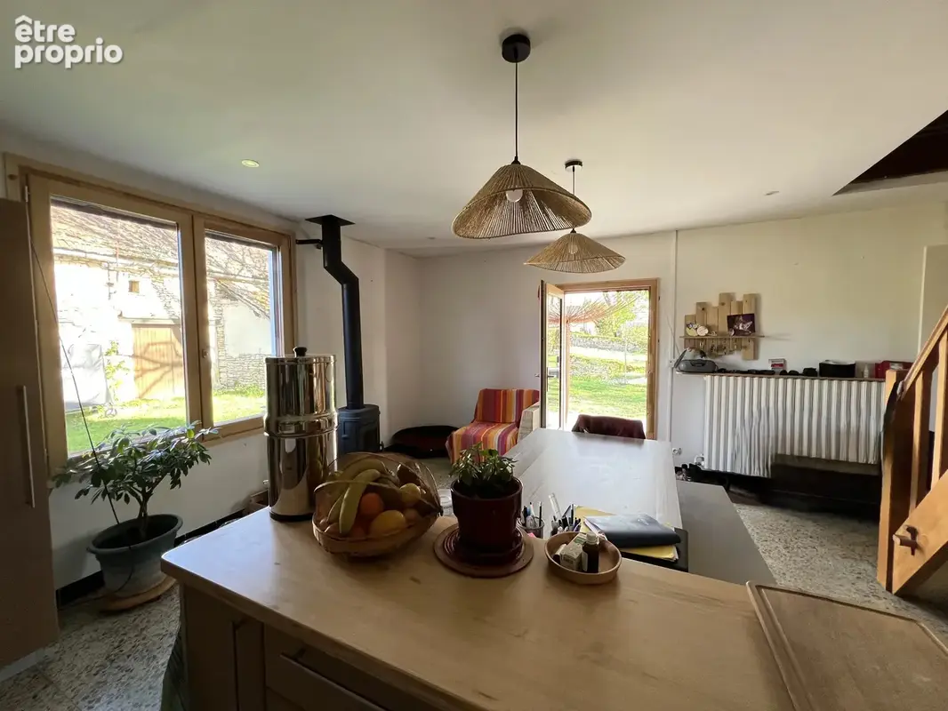 Causses du Quercy: Charmante maison de 4 chambres avec dépendances, 4,5ha de terrain et une belle vue! - photo 2