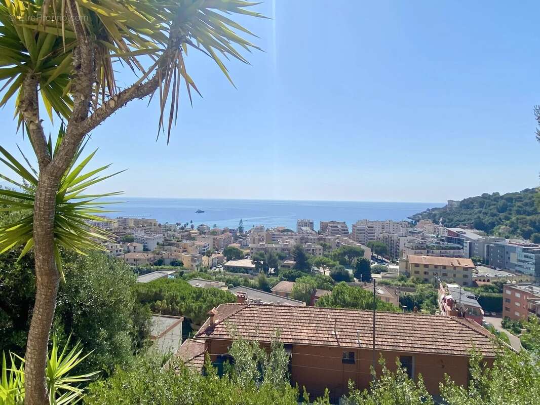 Appartement à ROQUEBRUNE-CAP-MARTIN