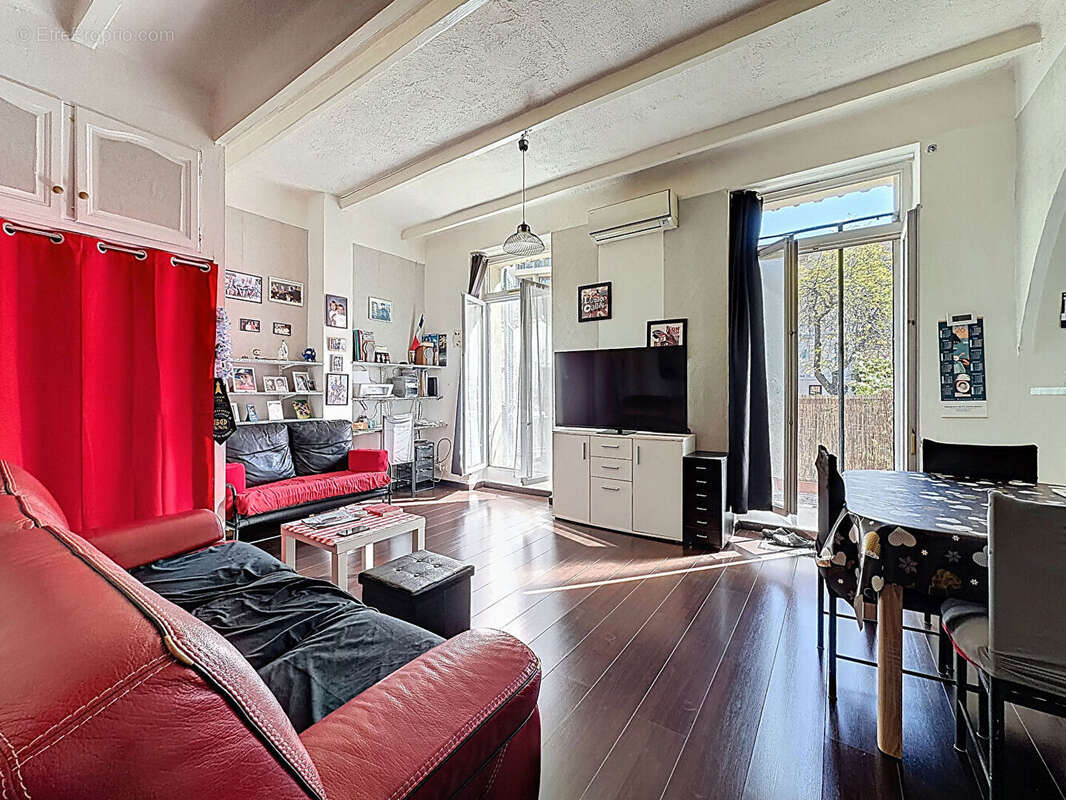 Appartement à MARSEILLE-4E