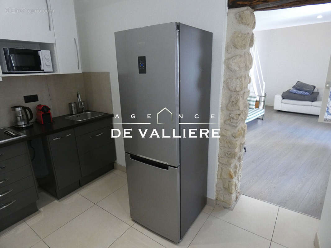 Studio 28m² hypercentre Nanterre - photo 3