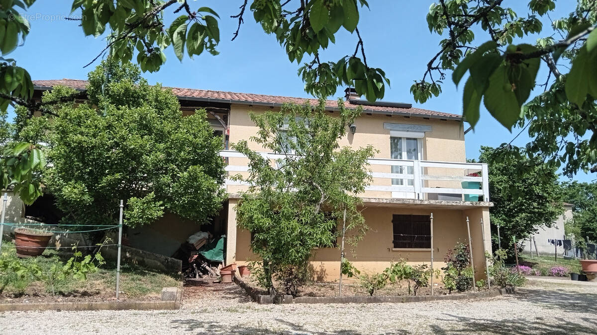 Maison à SAINT-ROMAIN-ET-SAINT-CLEMENT