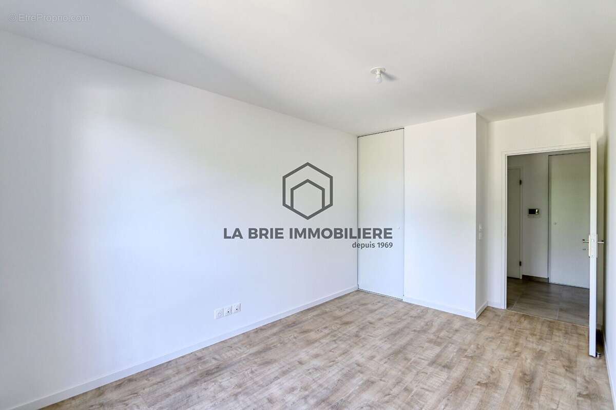 Appartement 50 m² à Chennevieres-Sur-Marne  - photo 8