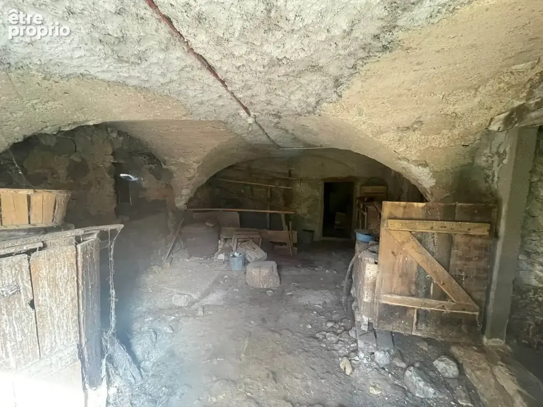 Maison de campagne indépendante à restaurer – Grimone (26) - photo 13