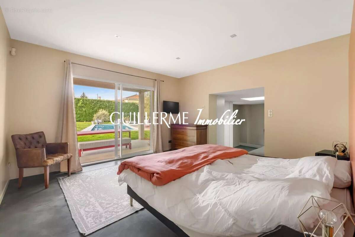 Maison à LA TOUR-DE-SALVAGNY