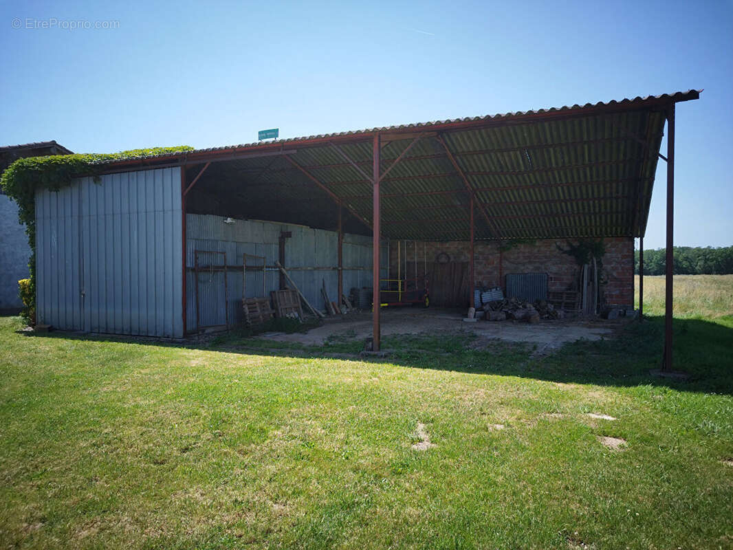 Ancienne ferme et ses dépendances avec 16ha - photo 6