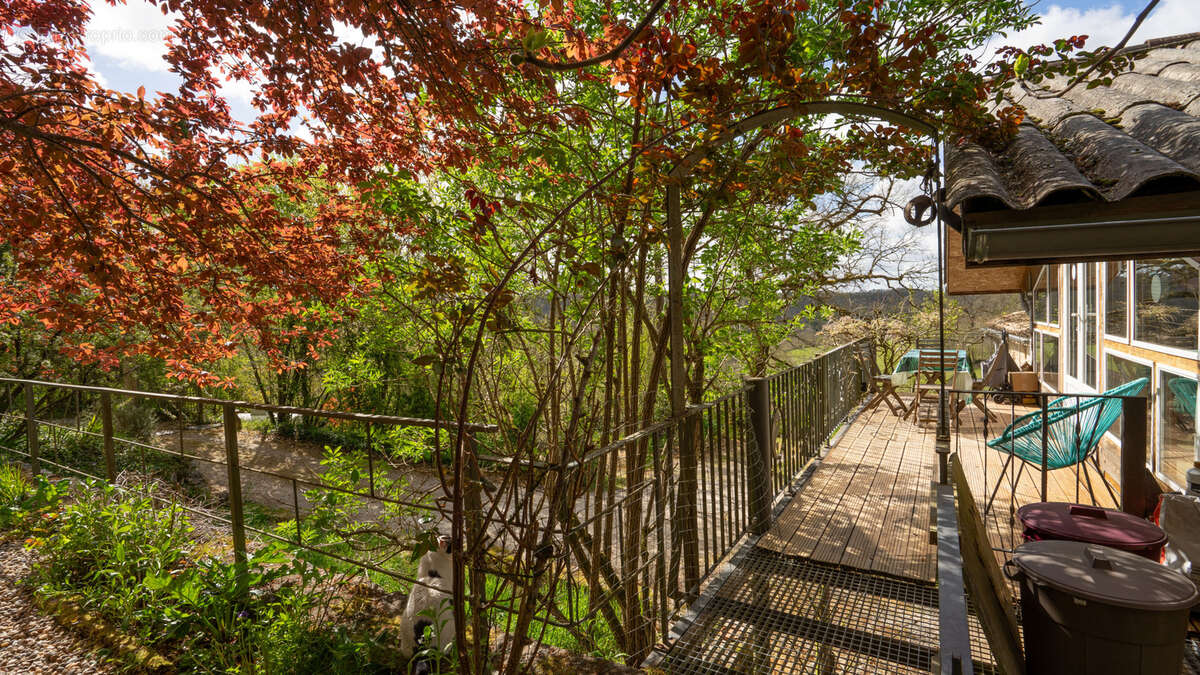 Maison à MONTAIGU-DE-QUERCY