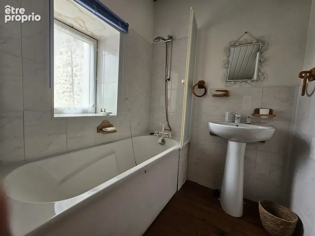 Maison individuelle de hameau avec grange attenante et excellent potentiel - photo 11