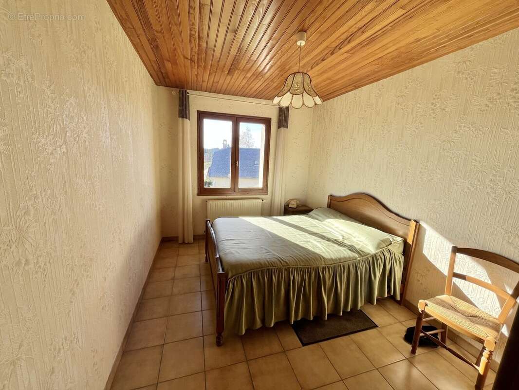 Maison à RIEUTORT-DE-RANDON