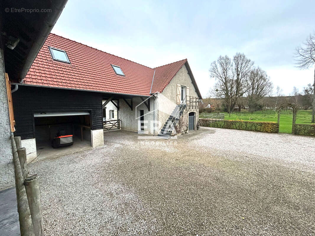 Maison à ESTREELLES