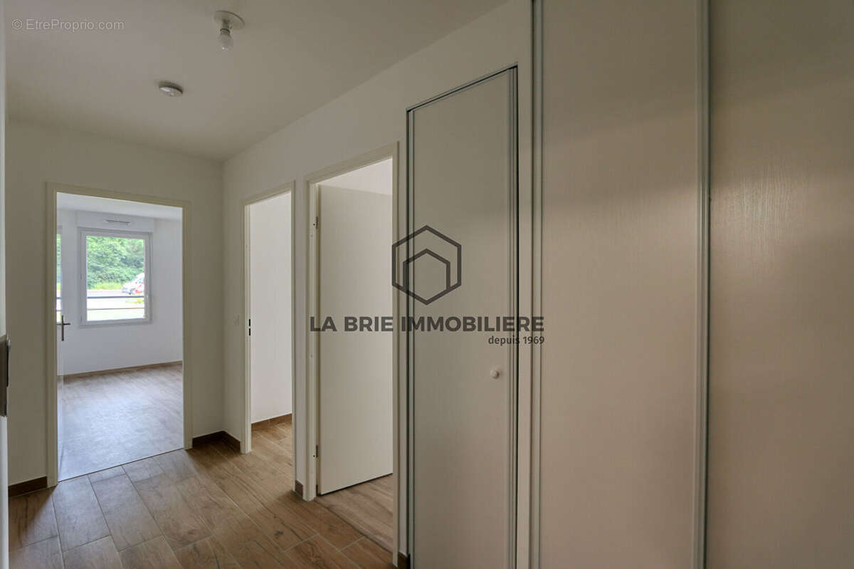 Appartement à EMERAINVILLE