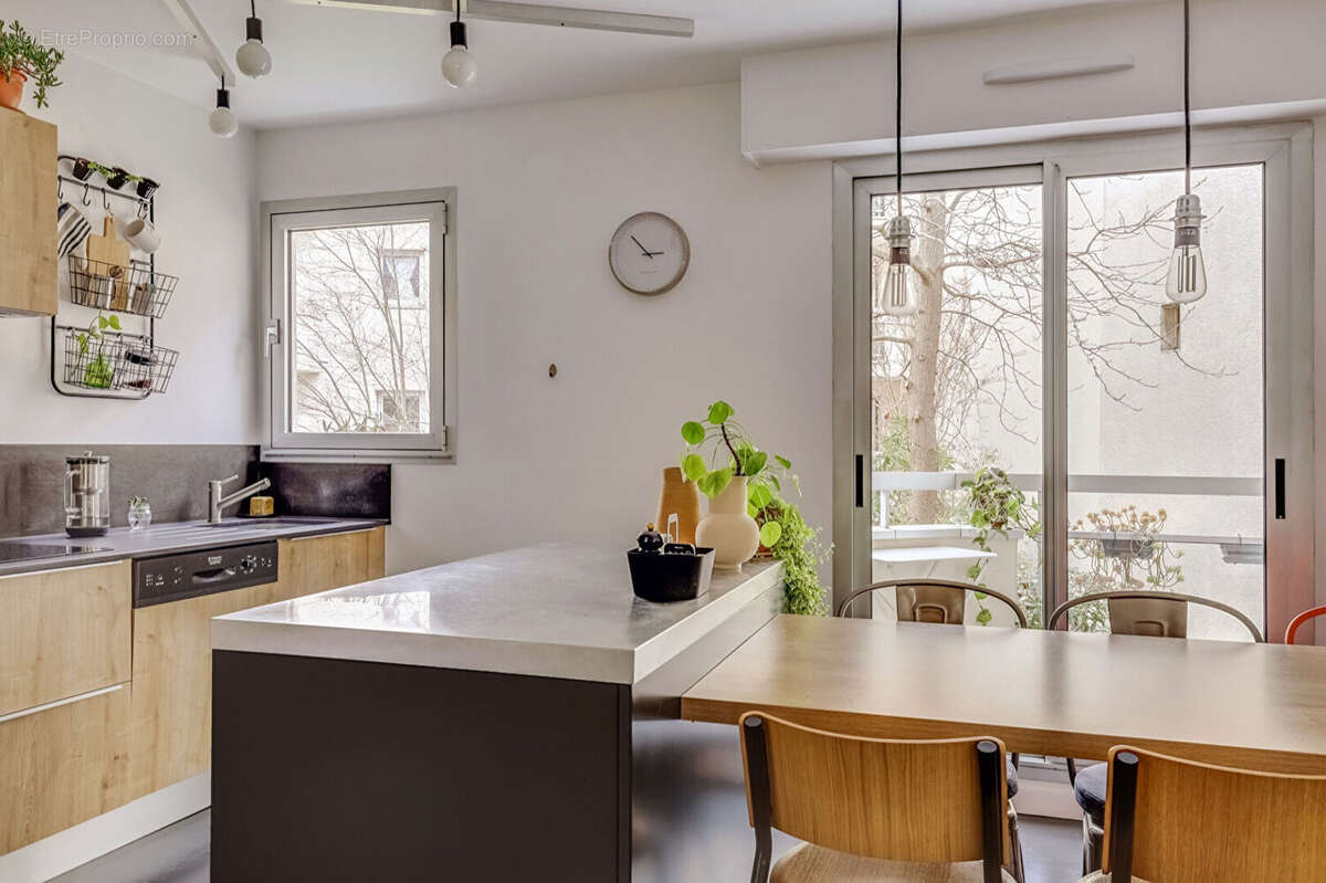 Appartement à PARIS-19E