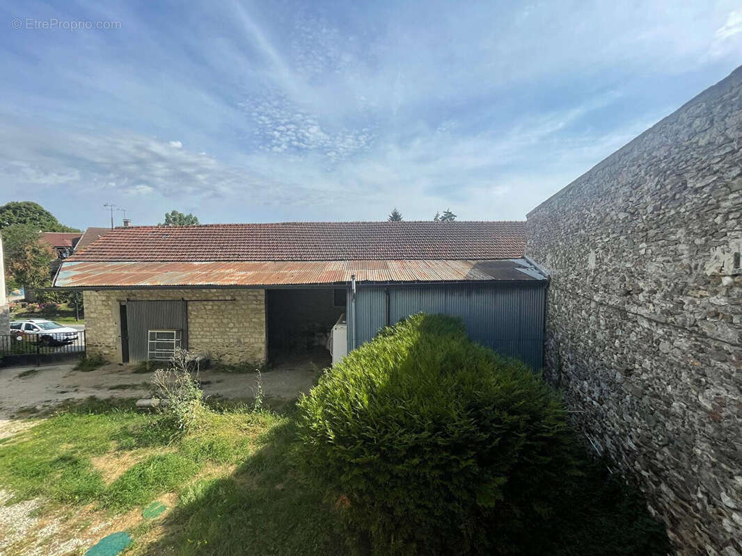 maison classé en C, avec un beau volume+ hangar de 163 m² - photo 3
