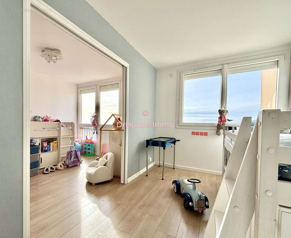 Appartement à LES LILAS