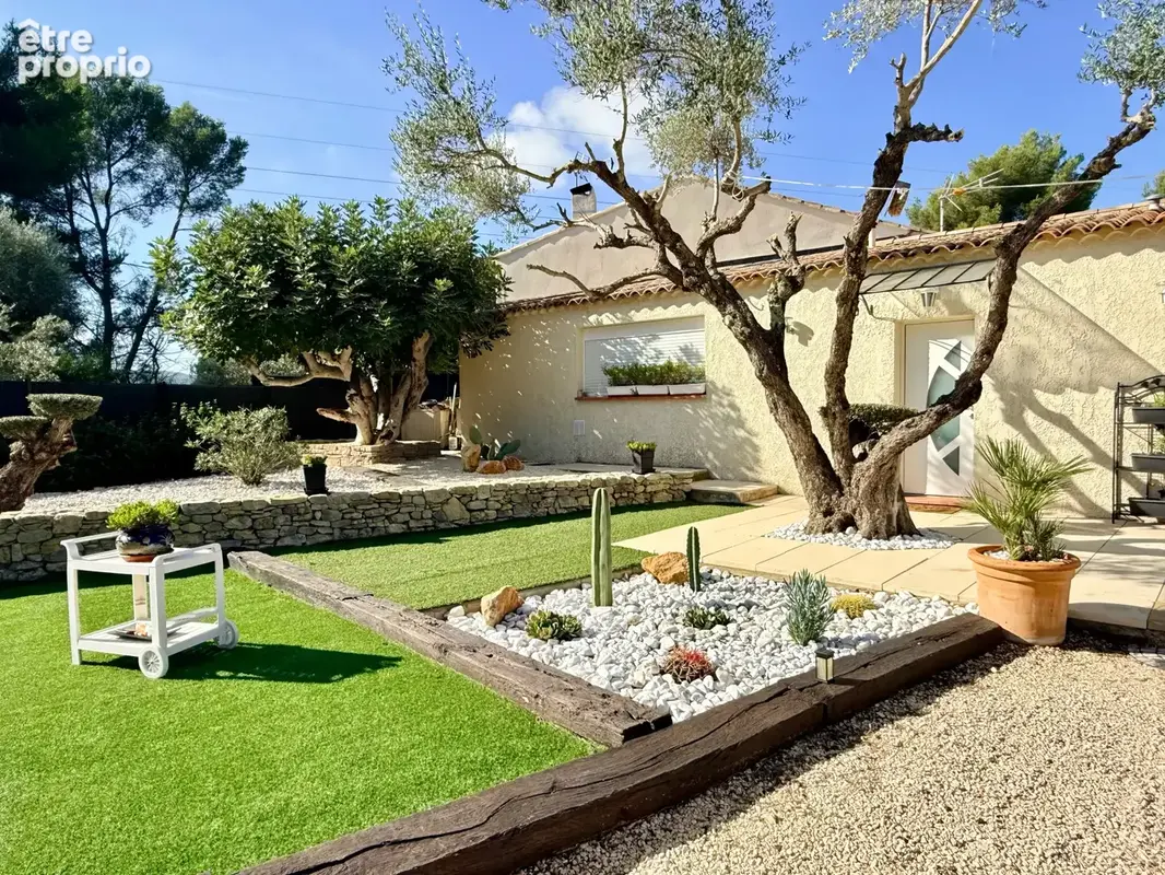 Maison de plain pied 3800 m2 de terrain  avec piscine et pool house - photo 3