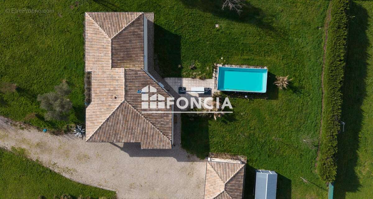 Maison à SAINTE-LIVRADE-SUR-LOT