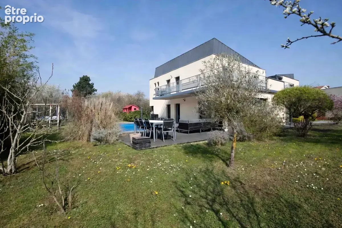Nancy / a 5 minutes maison d'architecte 342m2 hab + sous-sol 225m2 avec garage 4/6 voitures sur terrain clos - photo 1