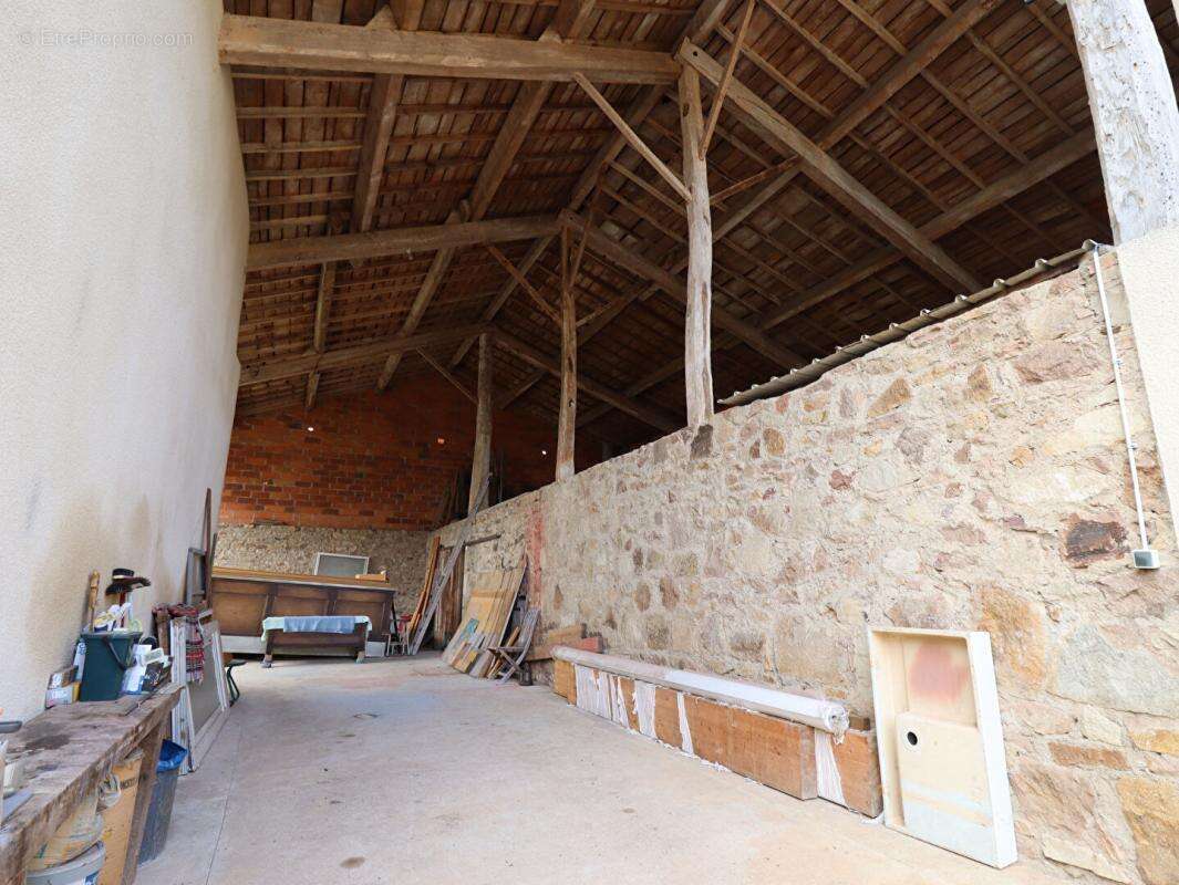 Maison à SERMENTIZON