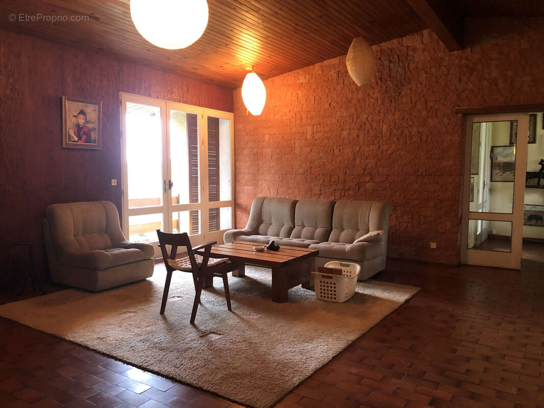 Maison à CASTELNAU-D'AUZAN