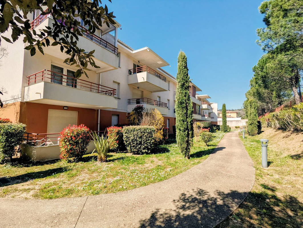 Appartement à LAMALOU-LES-BAINS