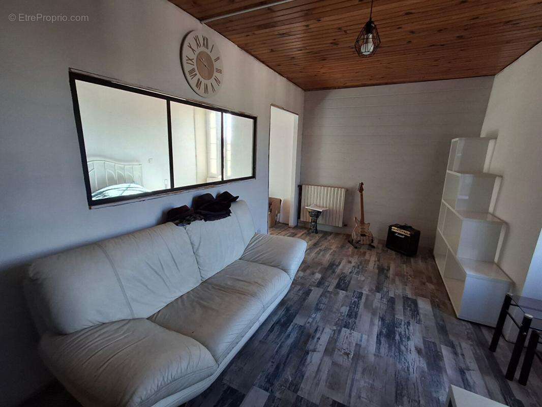 Maison à SAINT-CYR-DES-GATS