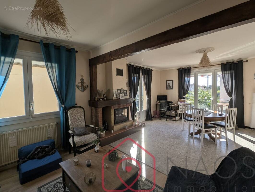 Maison à COURSAN