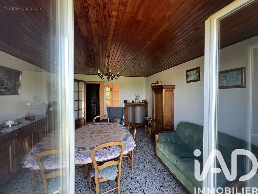 Photo 8 - Maison à SAINTRY-SUR-SEINE