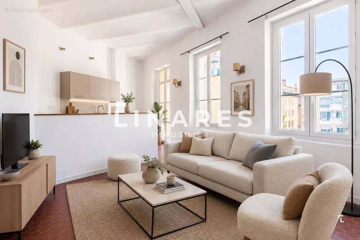 Appartement à MARSEILLE-2E