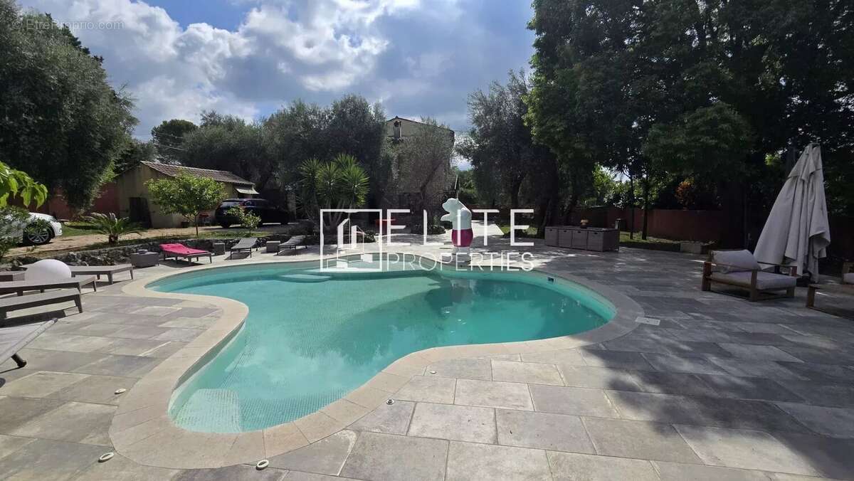 Maison en pierre 233m² & piscine + dépendances - grasse - photo 2